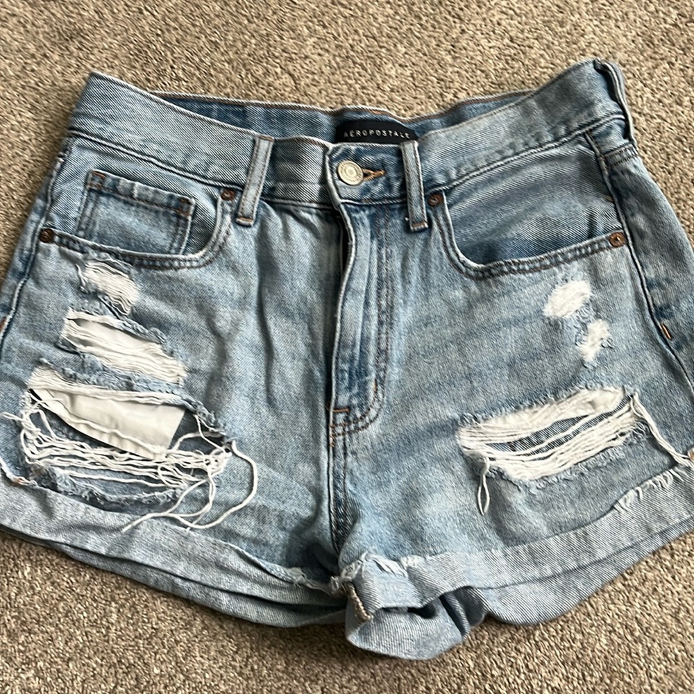 Aero size 8 mom short